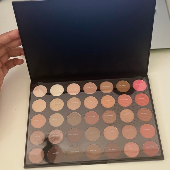 NWT 350 MORPHE SUPERNATURAL GLOW - Picture 5 of 5